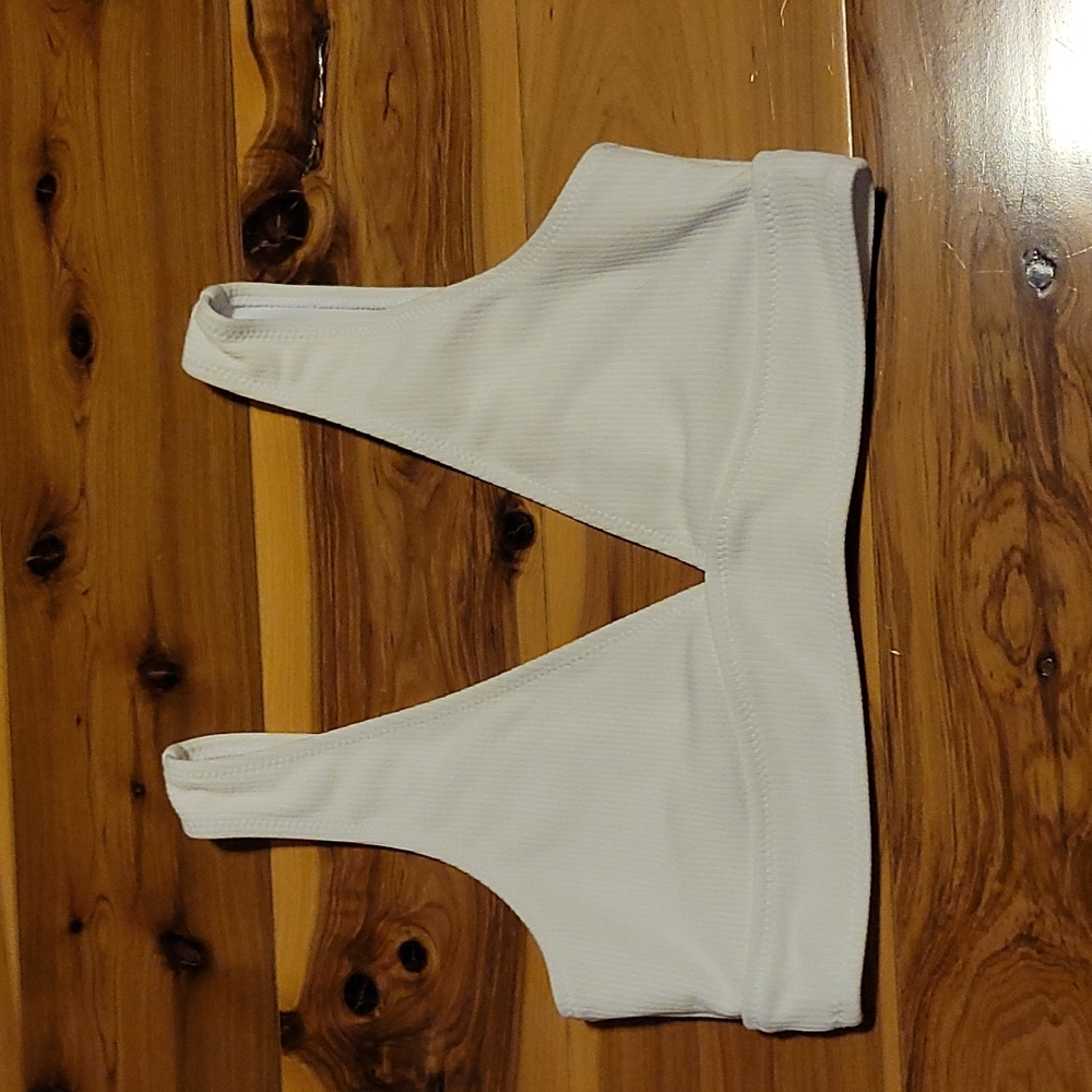 NWOT bikini top